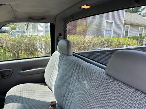 Photo 5 of 11 of 2000 GMC Sierra 3500 Classic